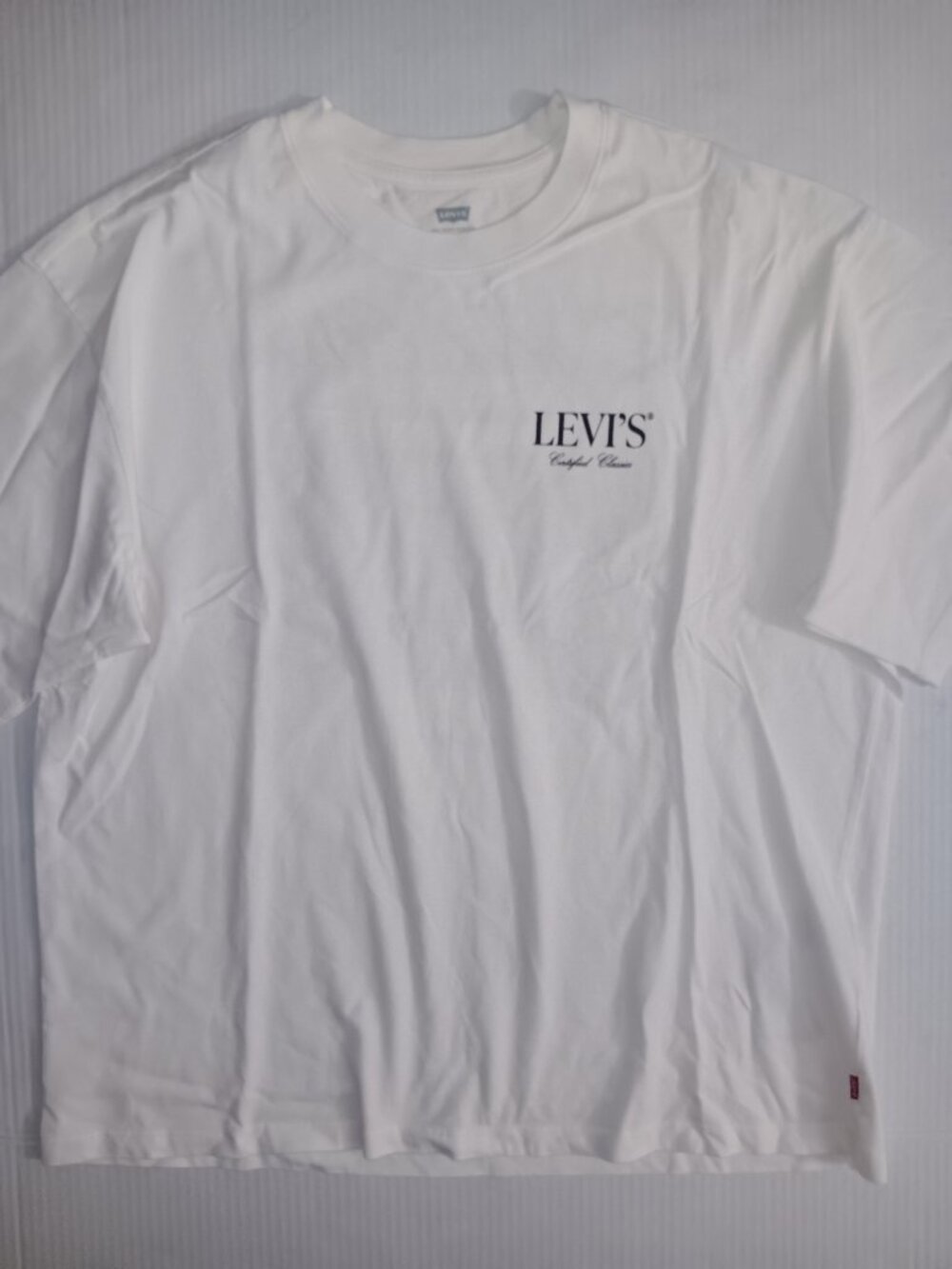(NWOT)LEVI'S CERTIFIED CLASSICS SINCE 1873 BOXY FIT GRAPHIC T-SHIRT - Picture 7 of 8